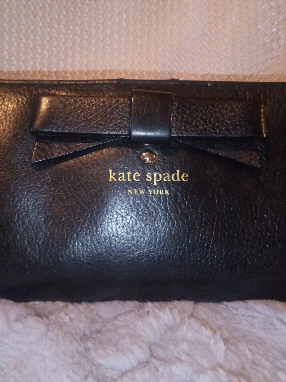 Kate Spade New York 2 Park Avenue Lacey Bow Bifold Wallet - Black
